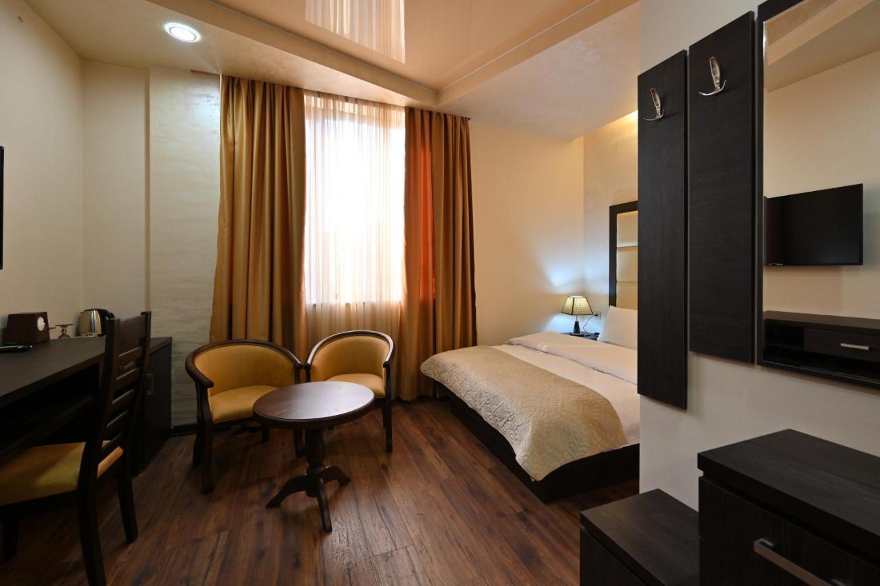 Hotel Partiez Yerevan Luaran gambar