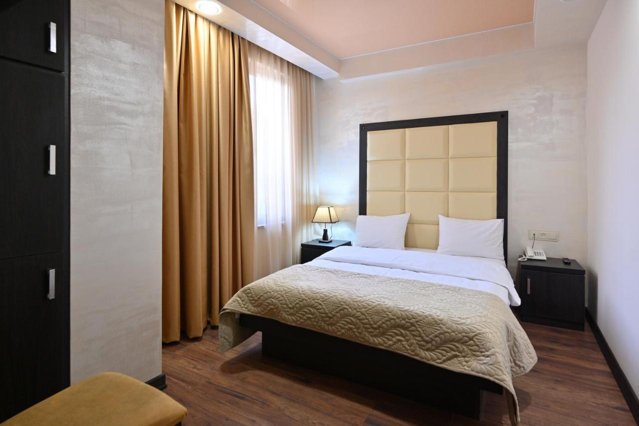 Hotel Partiez Yerevan Luaran gambar
