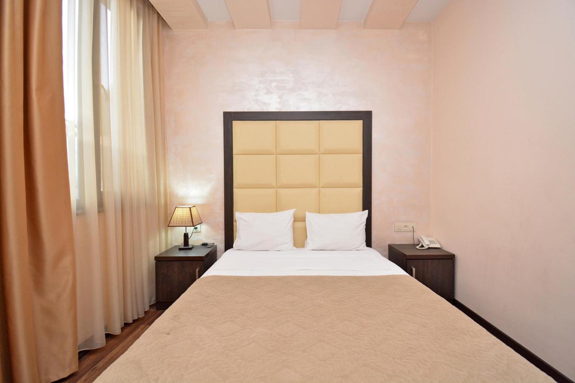 Hotel Partiez Yerevan Luaran gambar