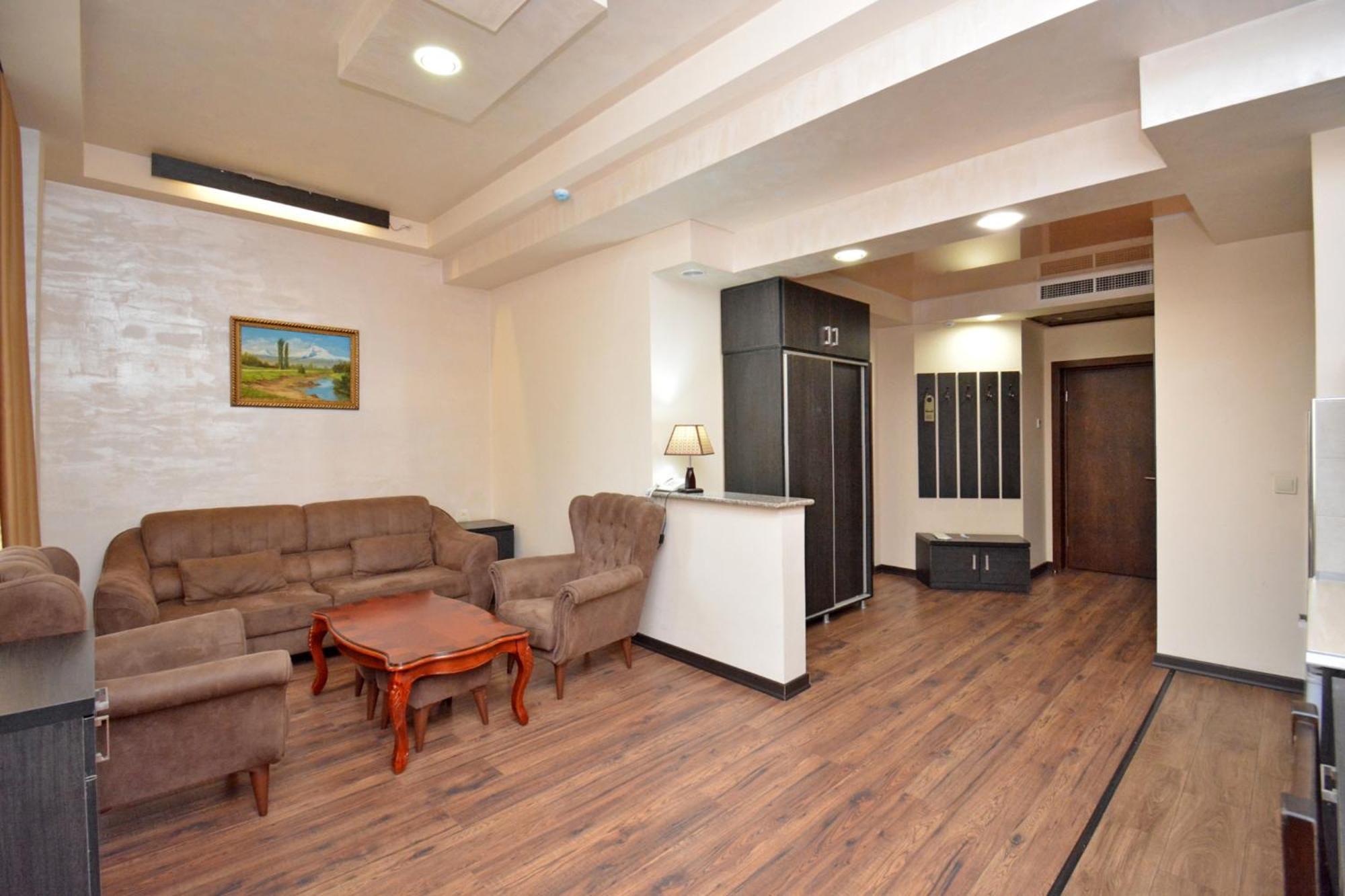 Hotel Partiez Yerevan Luaran gambar
