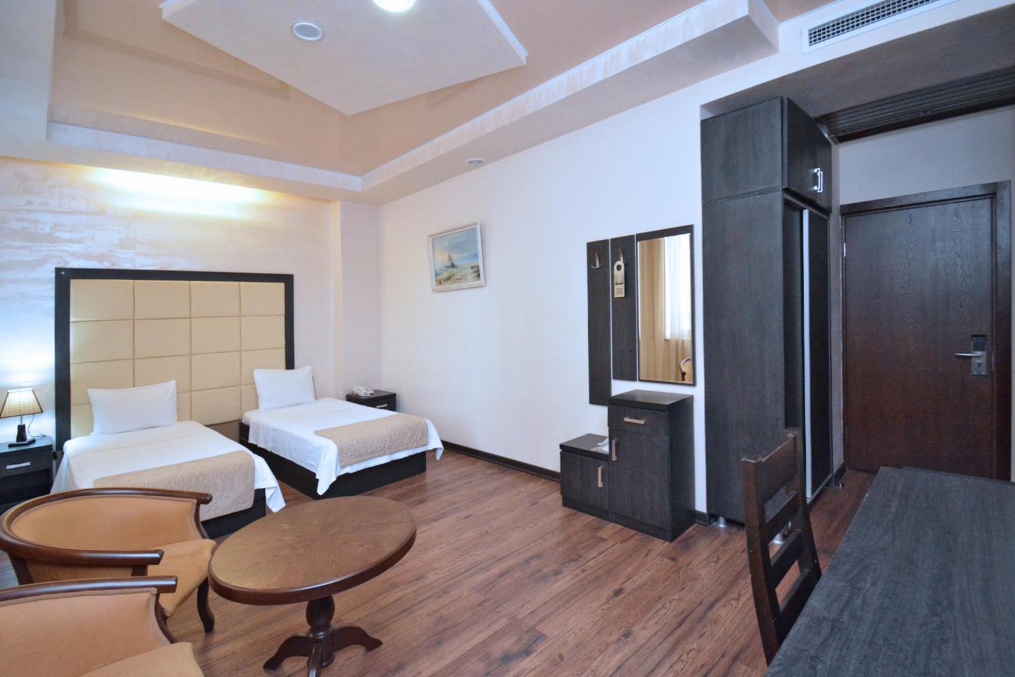 Hotel Partiez Yerevan Luaran gambar